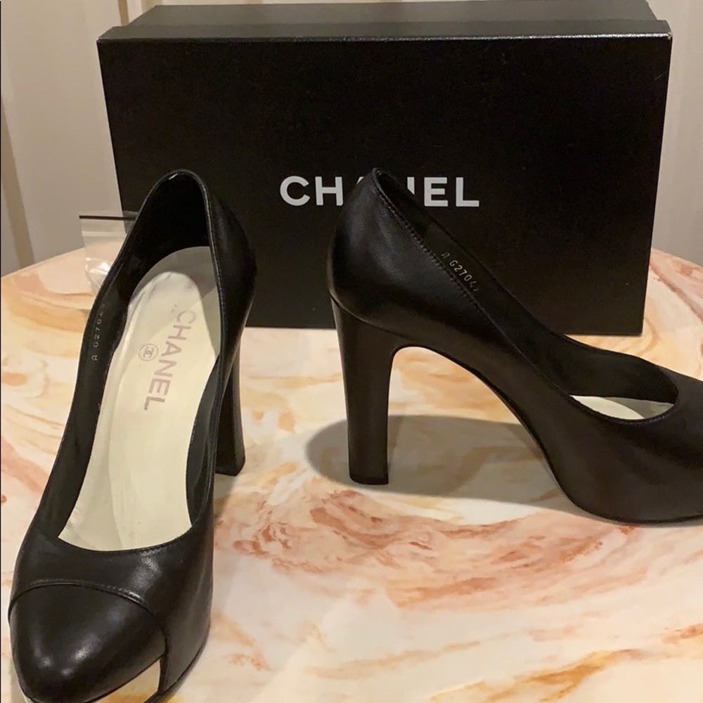BLACK CHANEL HEELS